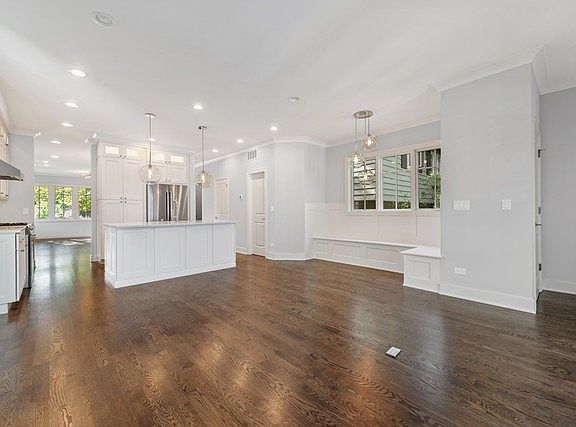 5th image of 2305 Hastings Ave