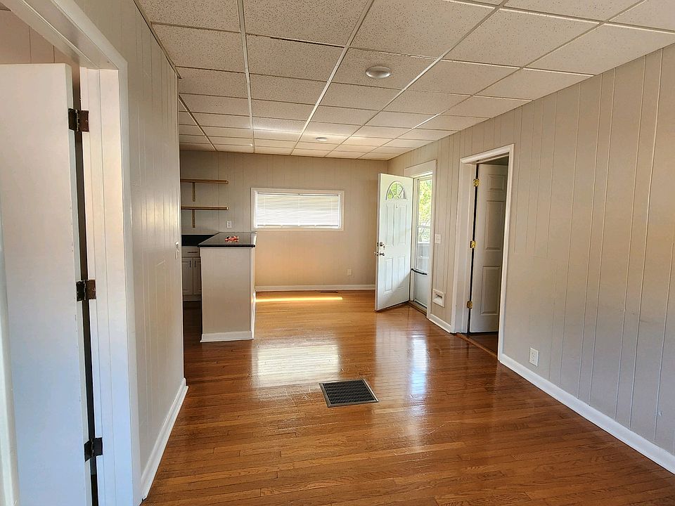 1st image of 206 E Watauga Ave #1