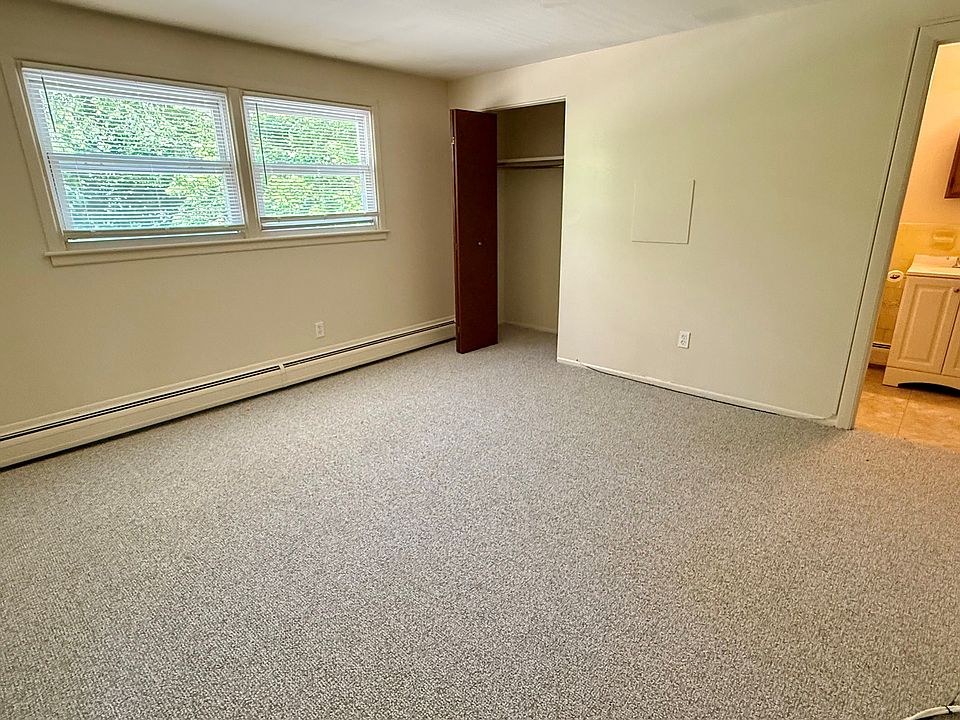 2nd image of 400 Pleasant St APT 22
