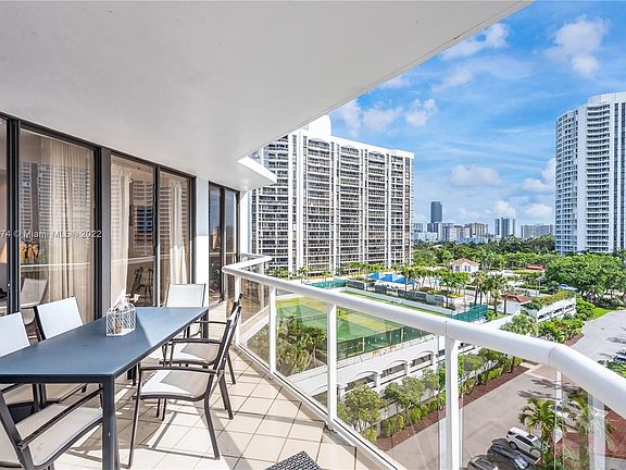 5th image of 3610 Yacht Club Dr APT 808