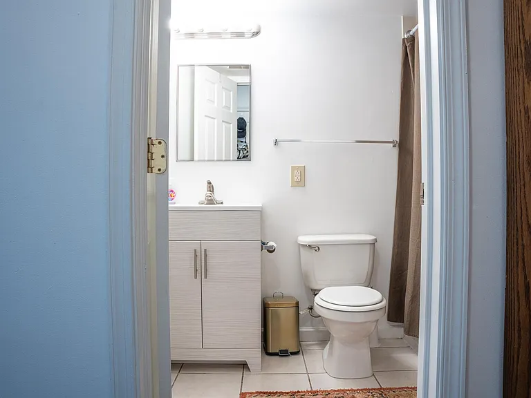 1537 W Stiles St #2 — Photo 18