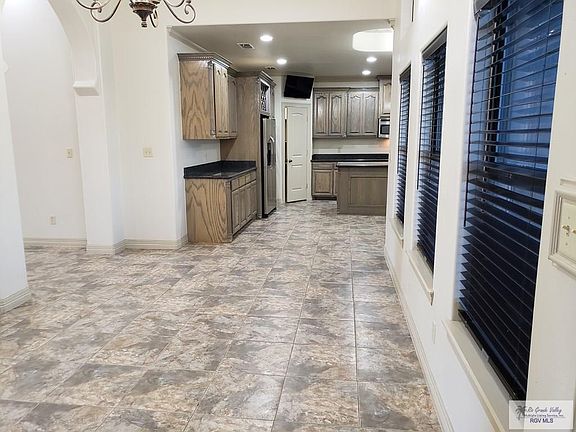 5th image of 6925 Wild Olive Dr