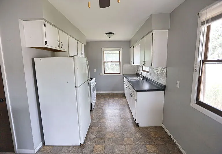 136 72nd St SE — Photo 2