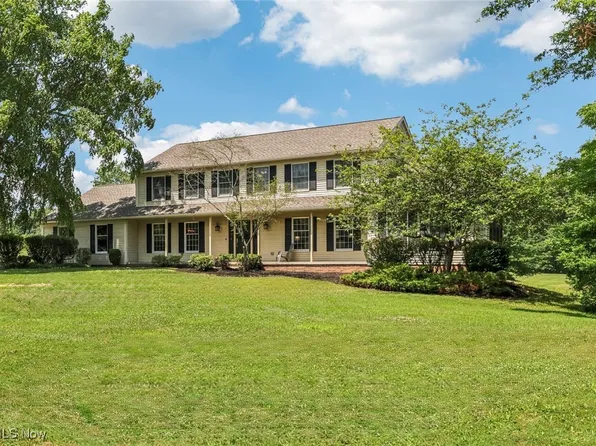 9030 Lake In The Woods Trl, Chagrin Falls, OH 44023