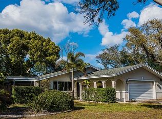 1204 Gulf Oaks Dr, Tarpon Springs, FL 34689