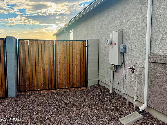 2nd image of 30200 N ACACIA Drive