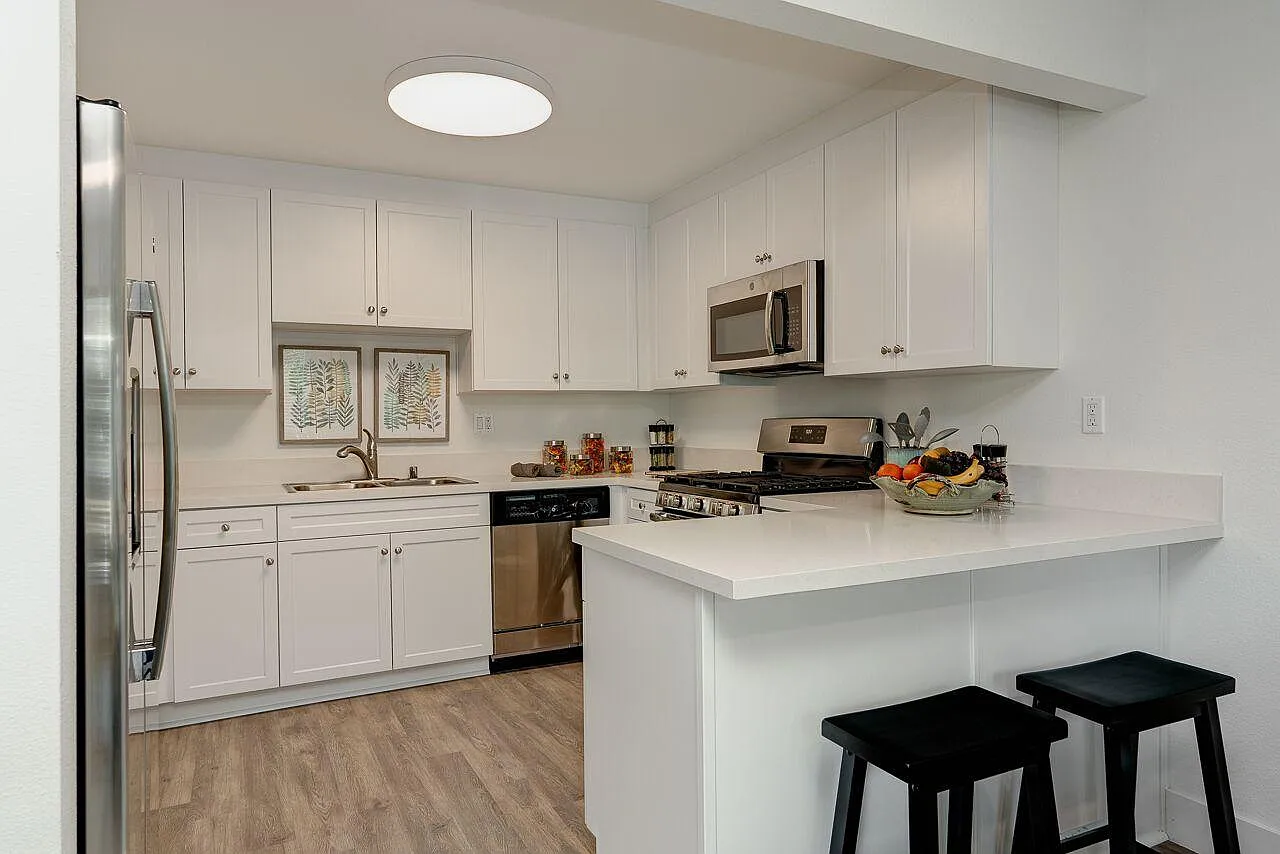 439 Stocker Apartments — Photo 1