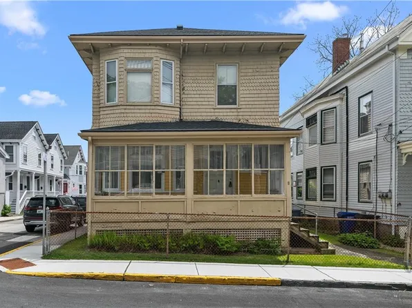 8 Poplar St, Newport, RI 02840