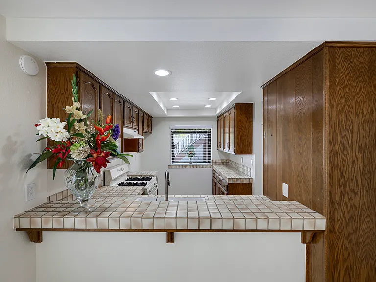 319 Molokai Dr — Photo 12