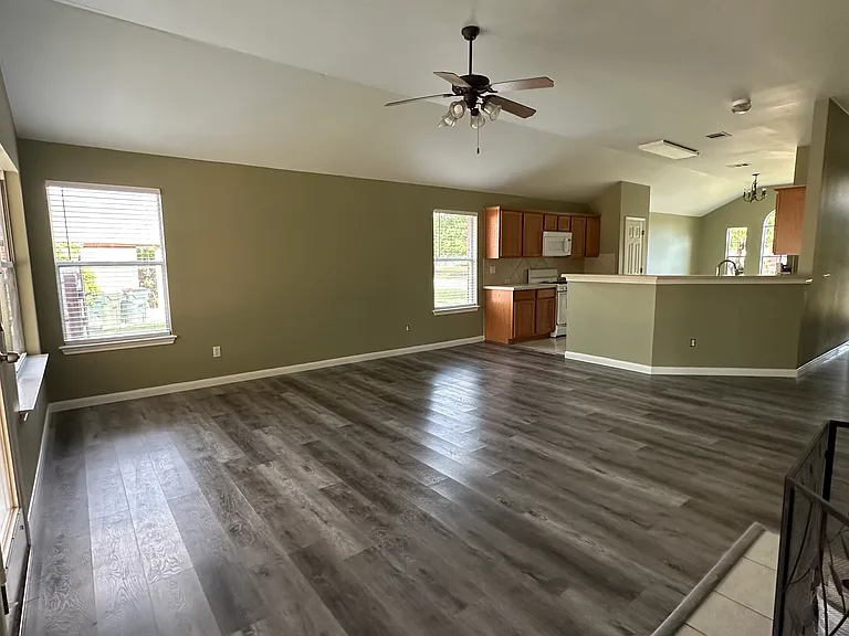 775 Goldenrod St — Photo 4