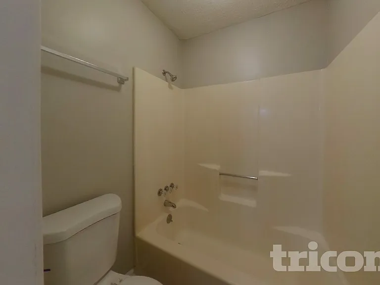 525 Windsor Dr SE — Photo 11