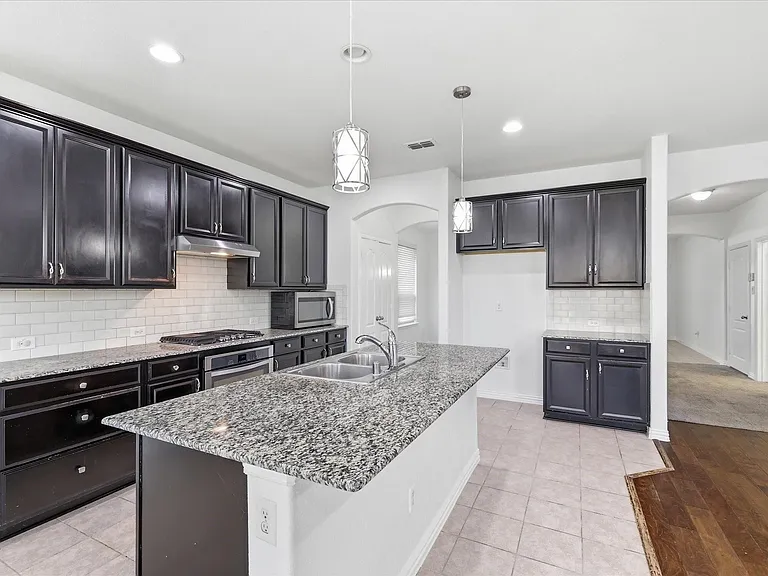 808 Bird Creek Dr — Photo 11