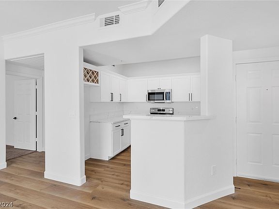 4th image of 4400 S Jones Blvd Unit 1105