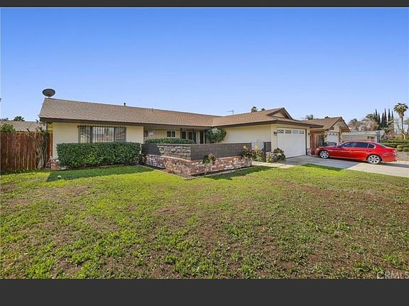 2nd image of 13520 Pan Am Blvd
