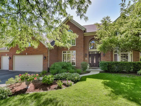 914 Secretariat Ct, Saint Charles, IL 60174