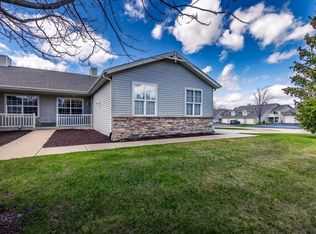 1172 Shingle Oak Ln, Rockford, IL 61107