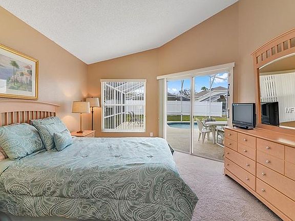 5th image of 221 Lockbreeze Dr