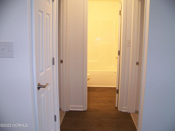 5th image of 3804 Guardian Ave #28