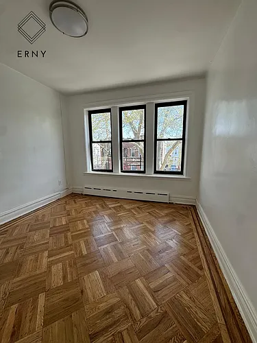 216 E 93rd St #2R Photo 1