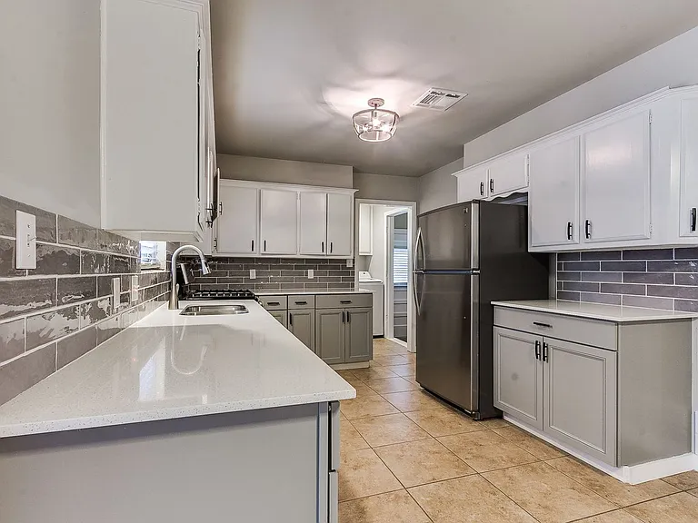 1909 Hardy Dr — Photo 20