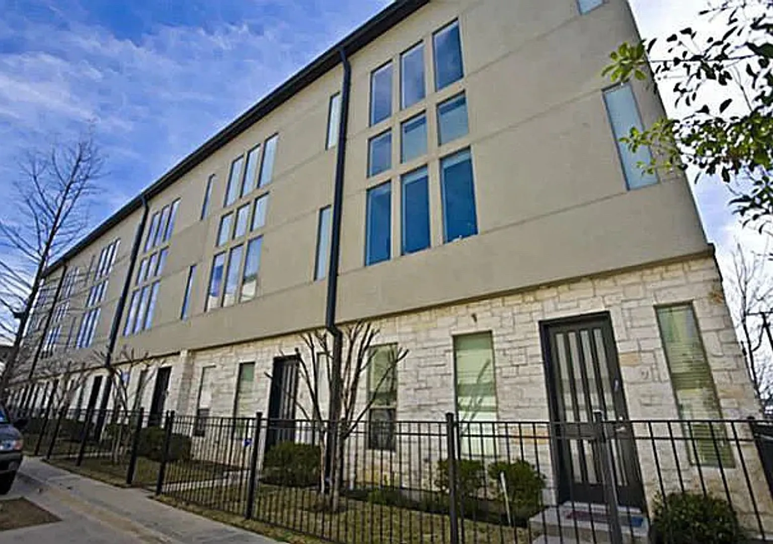 1600 N Haskell Ave — Photo 1