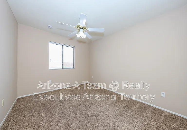 2416 W Chris Oliver Way — Photo 18