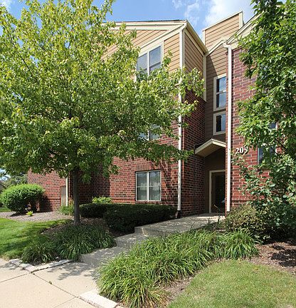 2nd image of 209 Glengarry Dr APT 301
