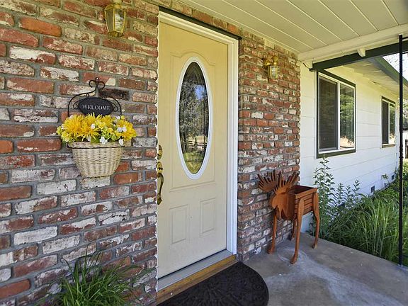 2nd image of 430 Orchard Ct
