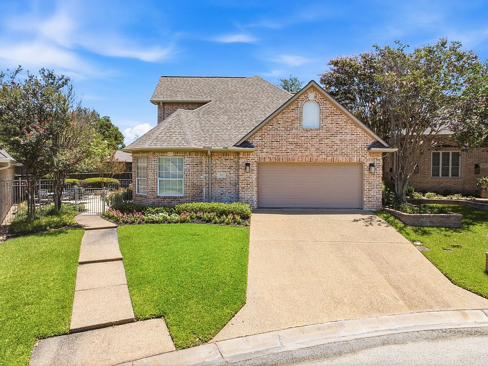 1st image of 907 Grand Oaks Cir