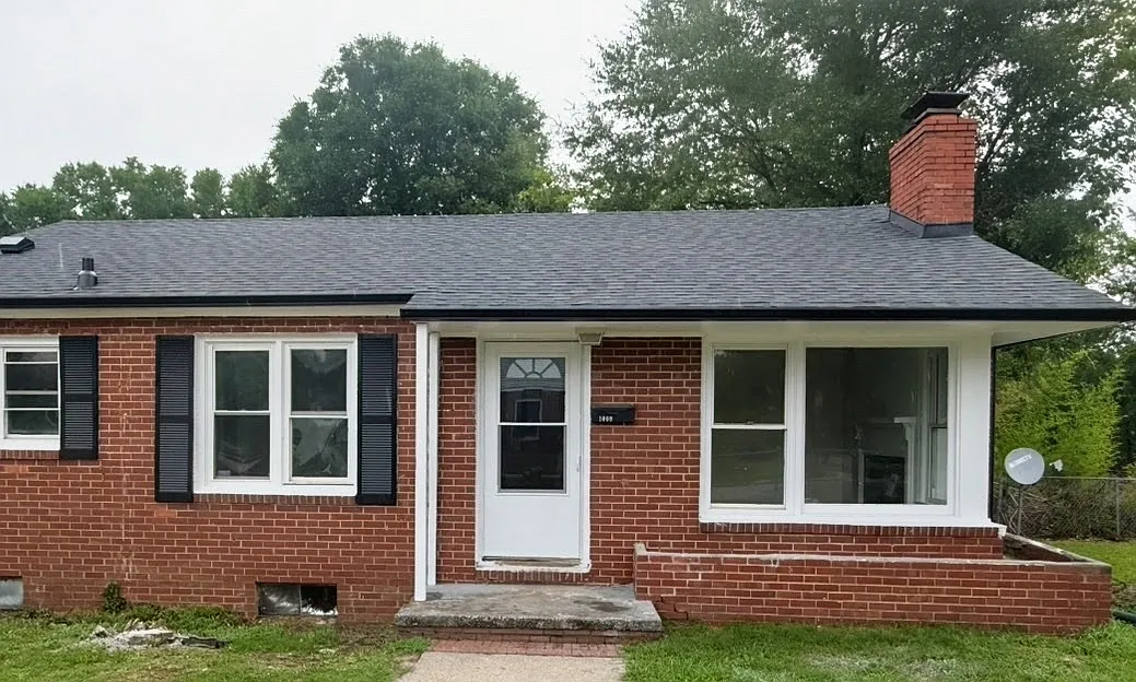 3 bed, 1.5 bath, 2040 sqft, $2,295 — Photo 2