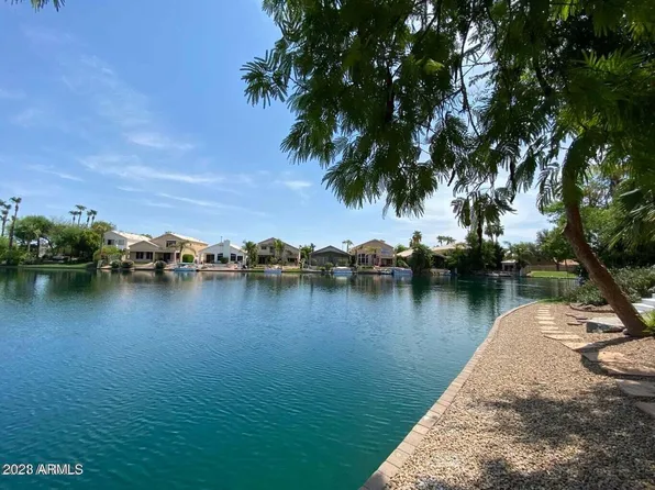 1406 W Lake Mirage Ct, Gilbert, AZ 85233