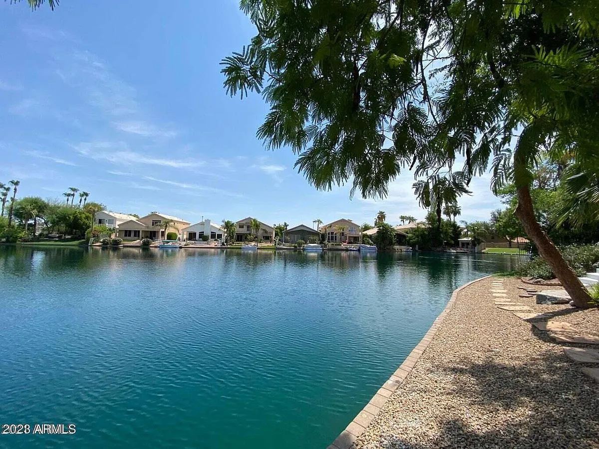 Photo 1 of 53 - 1406 W Lake Mirage Ct - Gilbert, AZ Primary Photo - 1406 W Lake Mirage Ct