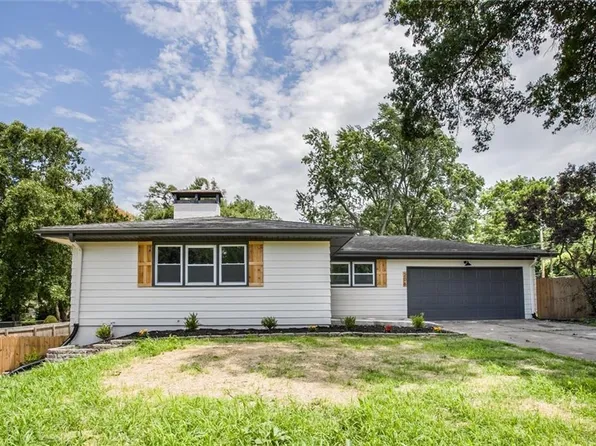 206 N 16th St, Leavenworth, KS 66048