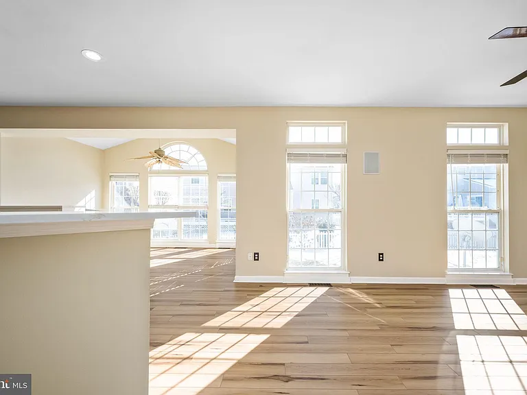 9320 Birch Cliff Dr — Photo 17