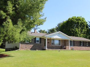 1246 Covington Dr, Saline, MI 48176