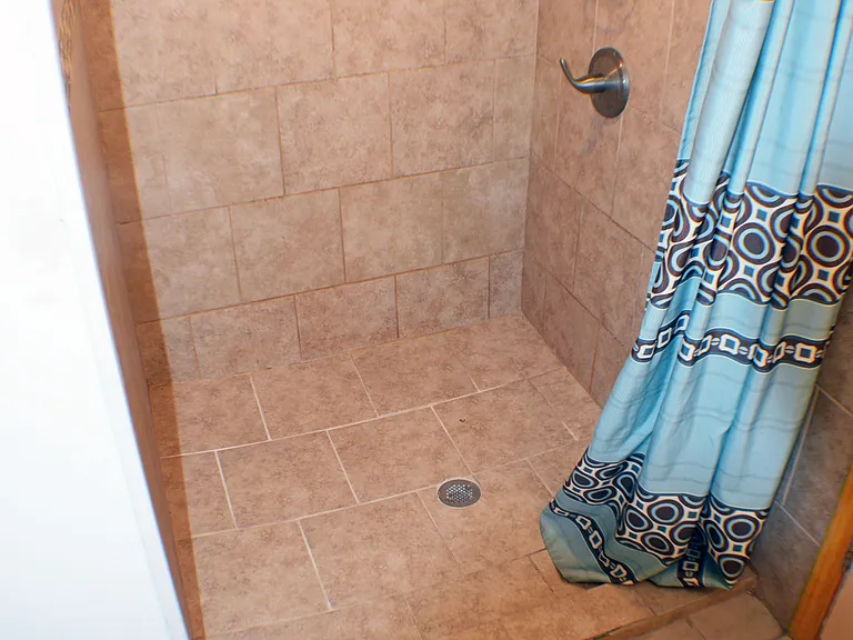 LARGE WALK-IN SHOWER