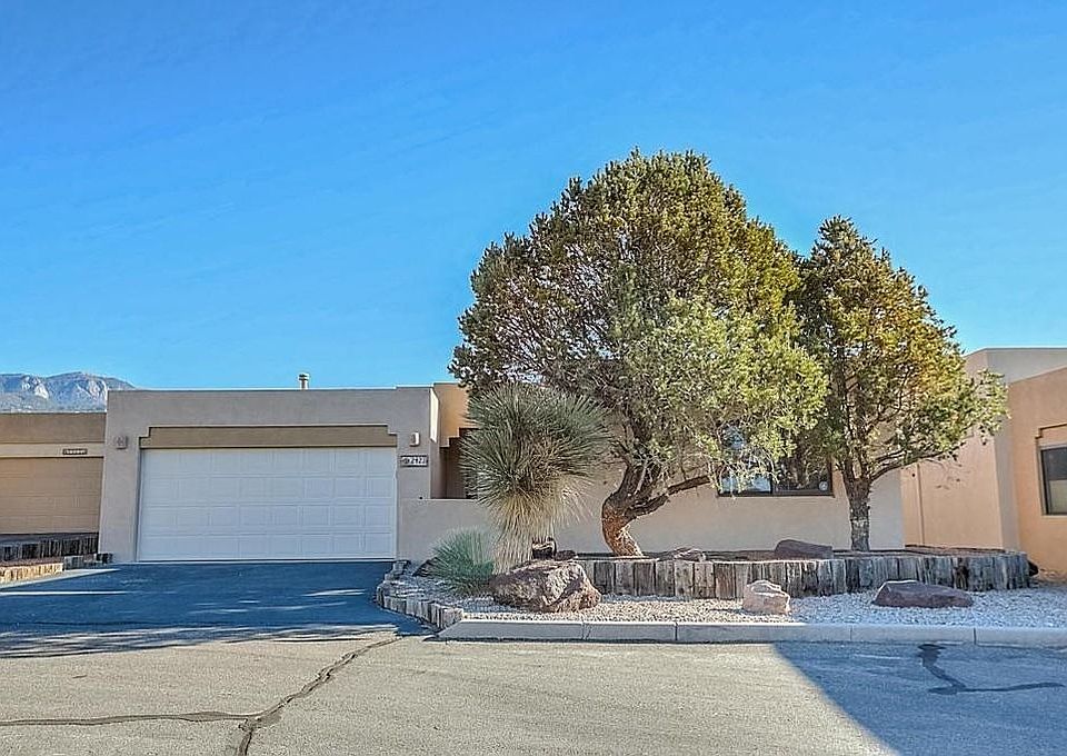 Sale Pending: 2423 Tramway Terrace Ct NE, Albuquerque, NM 87122