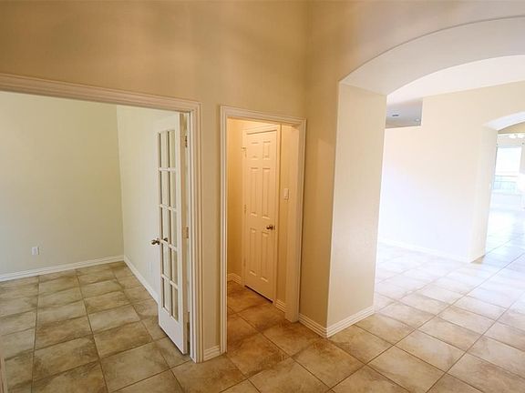 4th image of 28239 Chalet Park Dr