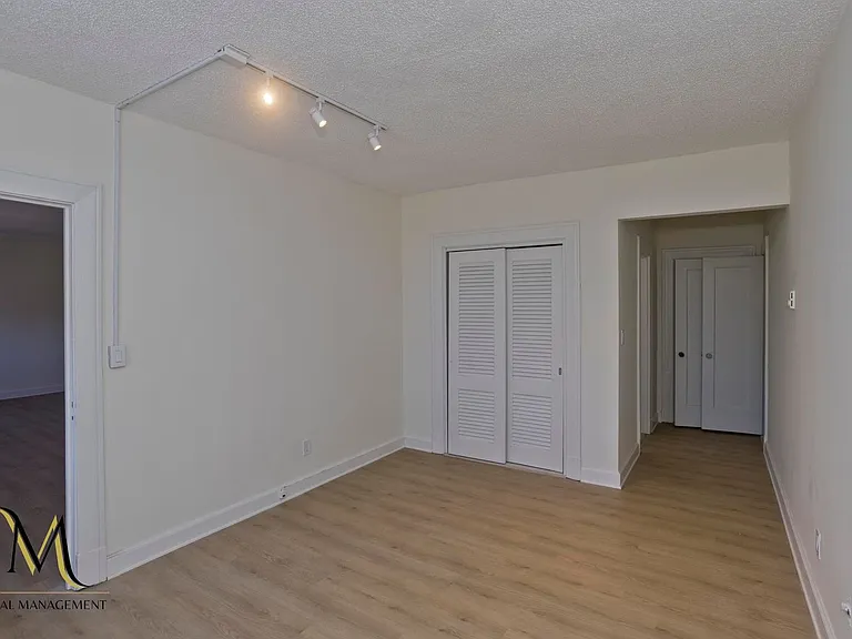 140 Chestnut St — Photo 13
