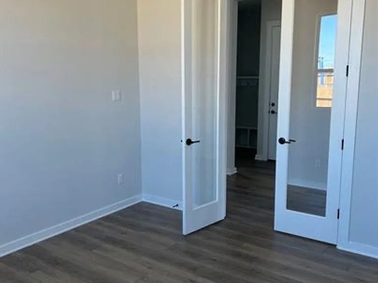 1330 Stone Manor Trl — Photo 8