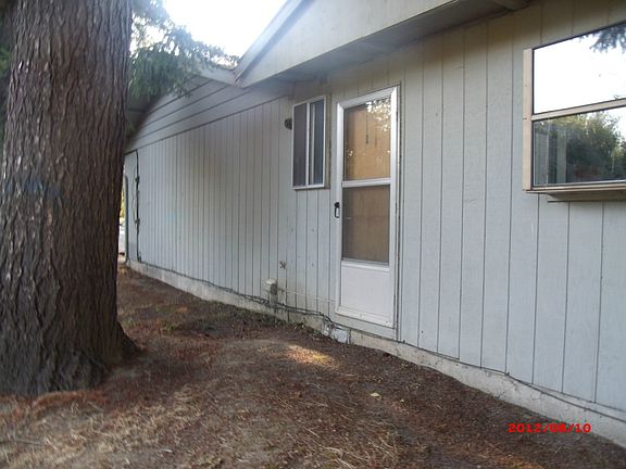 5th image of 658 Merrill Ave NE