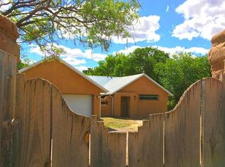 1917 Apple Ln NW, Albuquerque, NM 87104