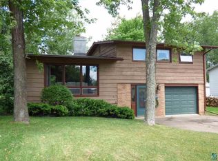 4107 Dodge St, Duluth, MN 55804