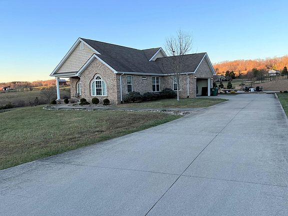 3rd image of 50 Bradford Dr
