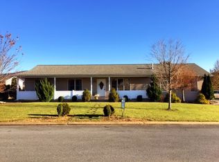 18 Whipple Tree Ln, Reedsville, PA 17084