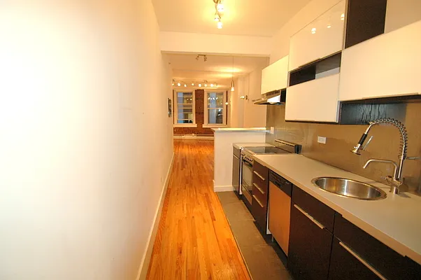 Rented by BLU Real Estate | media 9