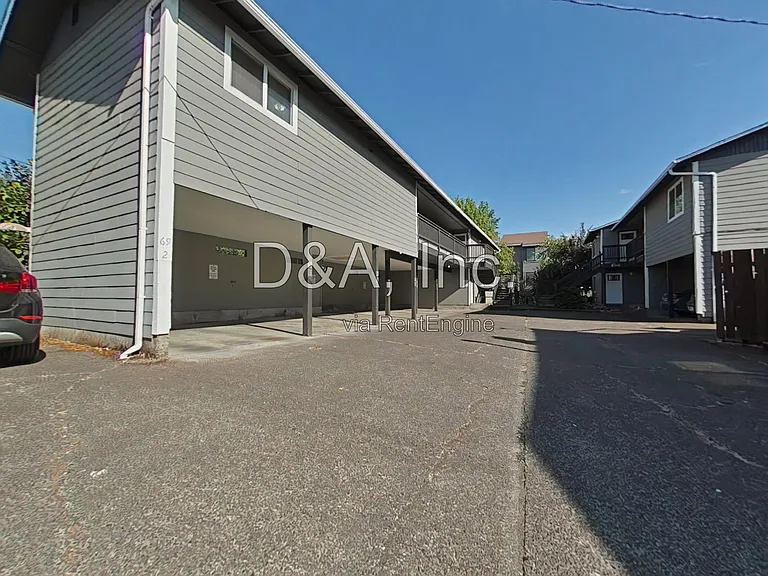1969 NW Grant Ave #4 — Photo 1