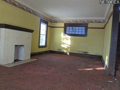 3rd image of 222 E Park Ave