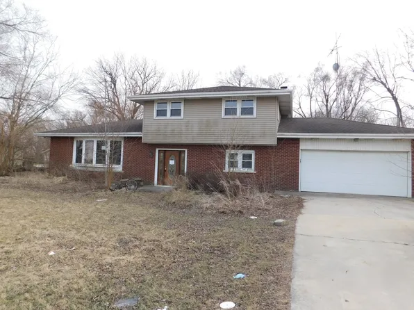 150 W Dixie Hwy, Saint Anne, IL 60964