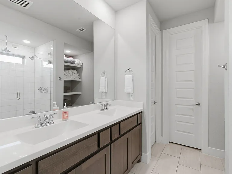2225 Elm Pl — Photo 12